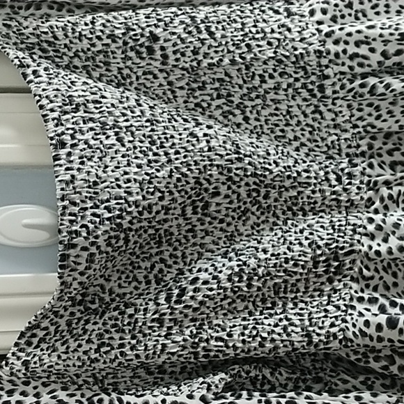 Simplee Plus Step Into Romper Abstract Animal Print 3X - Picture 5 of 12